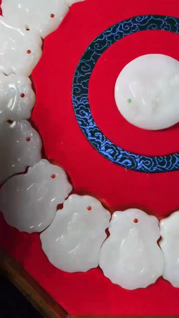 和田玉未镶嵌颈饰清***图1