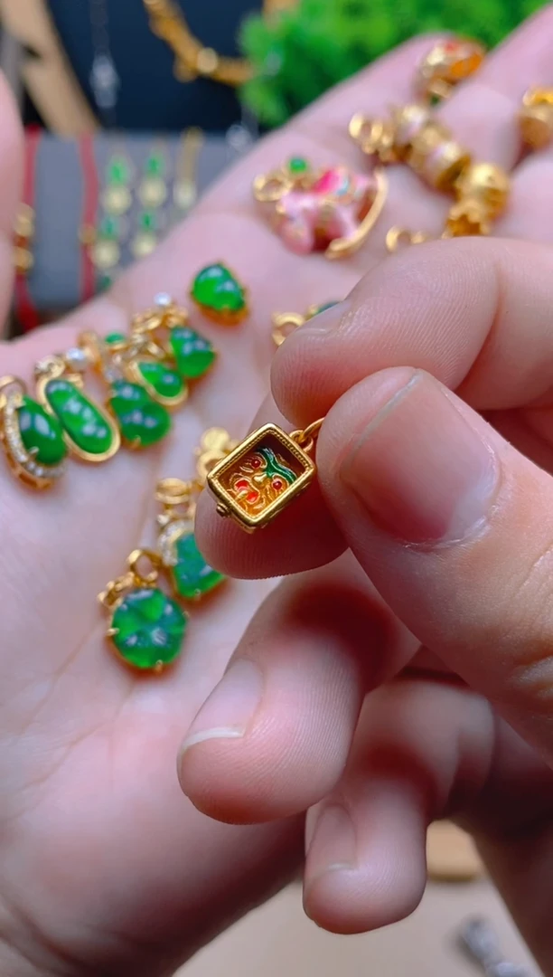 吊坠(不含链)银S925镶嵌翡翠扎吉拉母