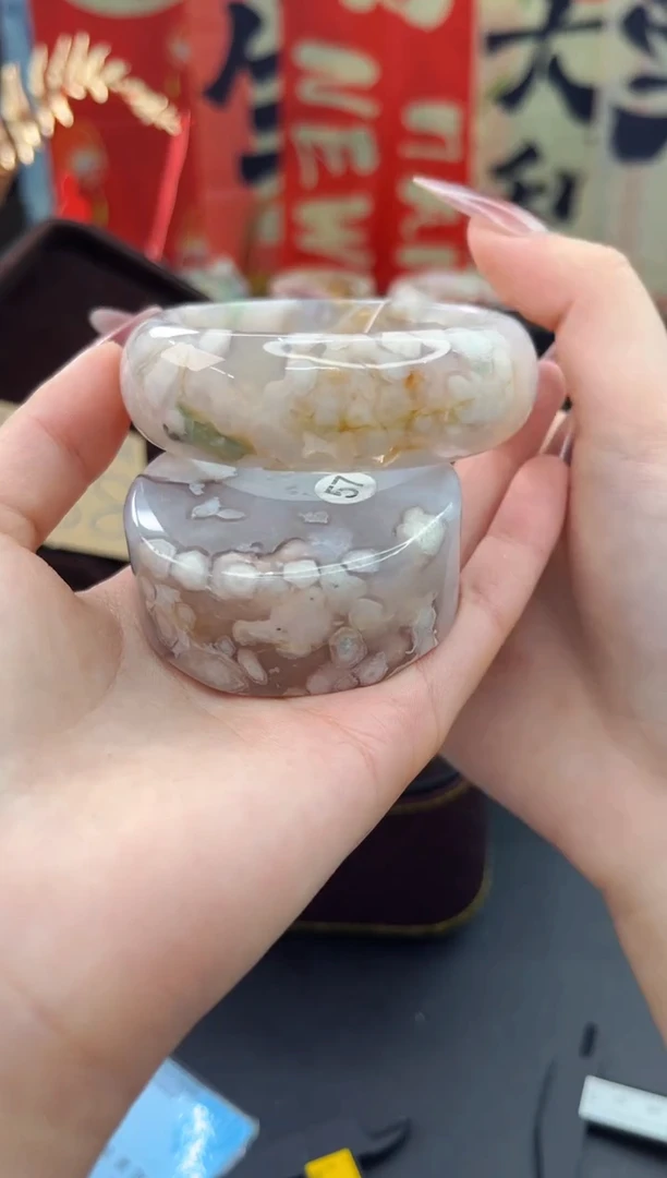 【闪购商品】石英质玉手镯未镶嵌赠送镯心（57圈口）