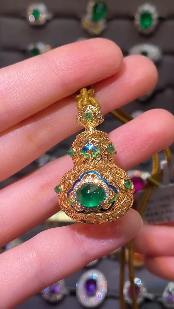 18K金镶嵌项链祖母绿花丝工艺1.27ct