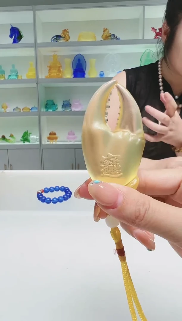 手工艺品琉璃古法琉璃手上有钱