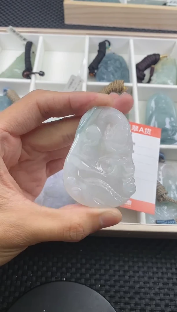 翡翠未镶嵌颈饰