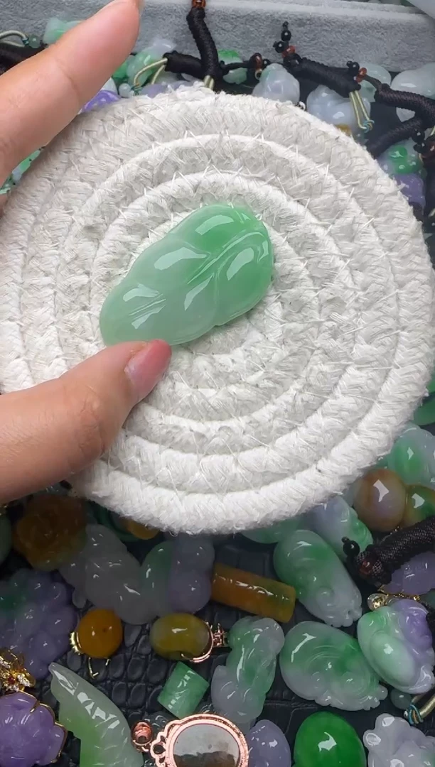 颈饰未镶嵌翡翠缅甸翡翠吊坠