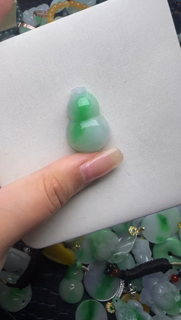 翡翠未镶嵌颈饰天然缅甸翡翠吊坠