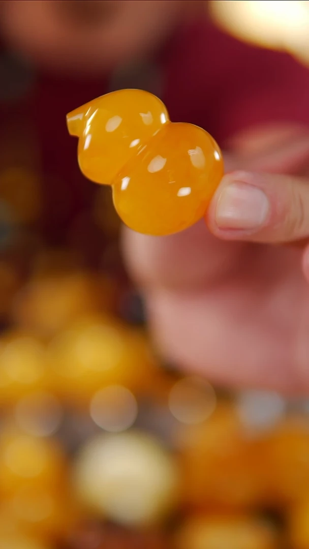 琥珀颈饰未镶嵌焦皮料葫芦20.92