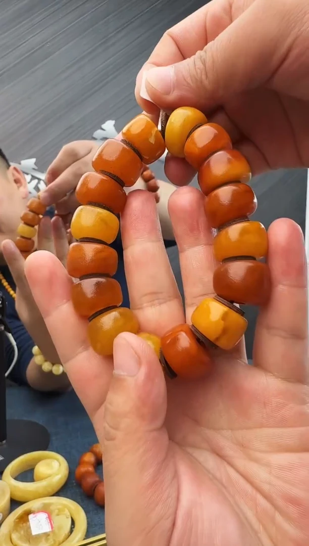 蜜蜡未镶嵌珠宝奇石假一罚十微瑕60，20多样性发其一