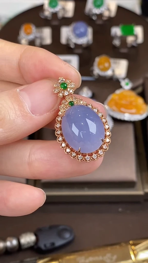 【闪购商品】翡翠吊坠(不含链)18K金镶嵌翡翠包镶蛋面