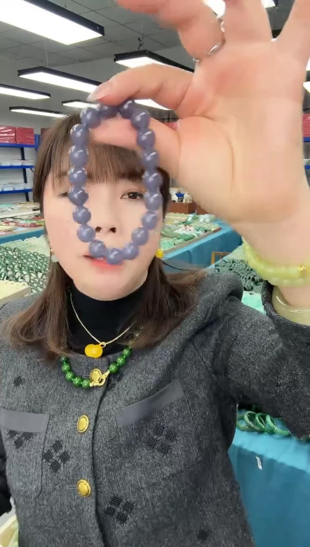 卡10mm烟紫手串多样性