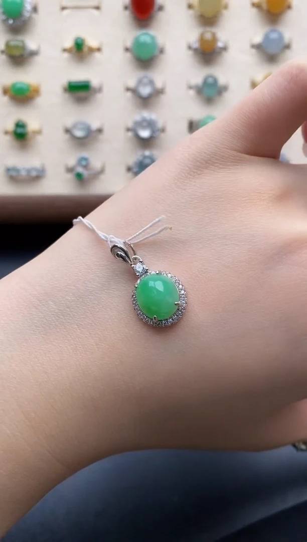 颈饰银S925镶嵌翡翠一物一证一礼盒