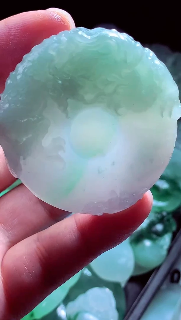 未镶嵌定制翡翠青*?翡翠毛货定制