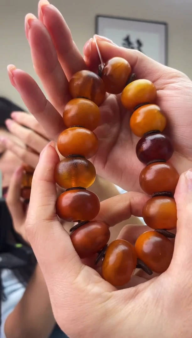 琥珀未镶嵌珠宝奇石T062 微瑕假一罚十，多样性发一件