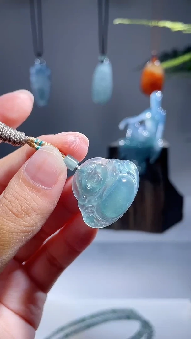 颈饰未镶嵌翡翠佛公