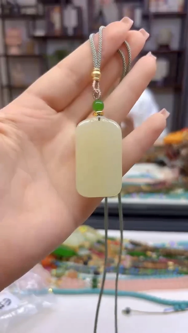 【闪购商品】和田玉毛衣链未镶嵌M641