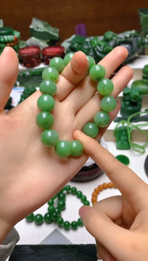 未镶嵌手链和田玉（碧玉）随机发货一个