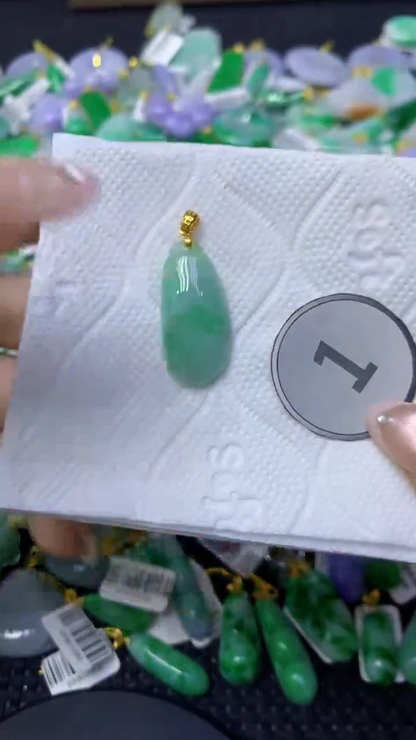 颈饰未镶嵌翡翠天然缅甸翡翠A货