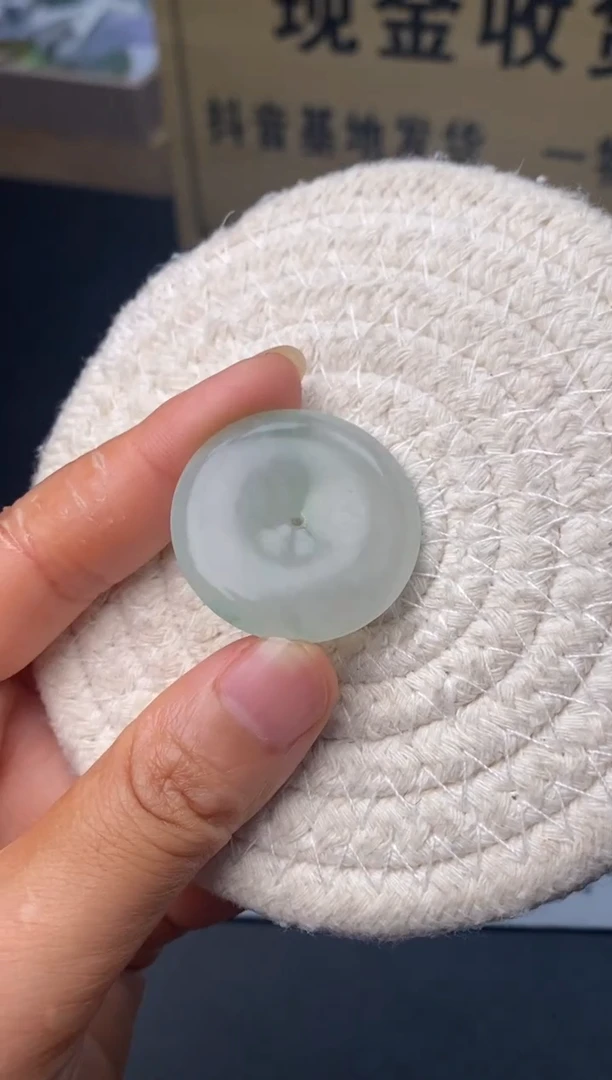 定制翡翠未镶嵌翡翠毛货多样性发其一