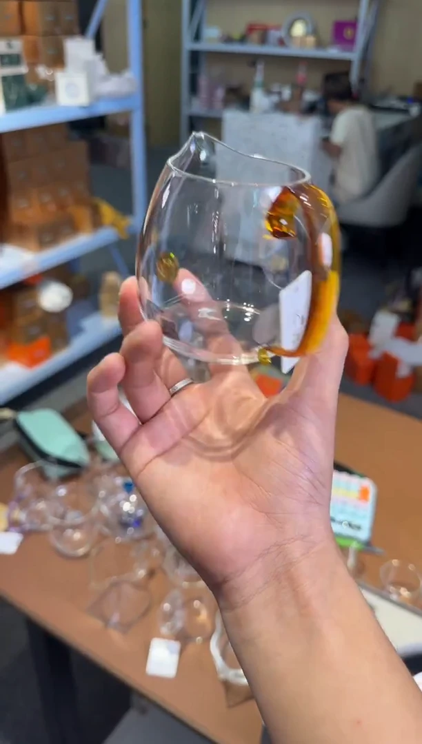 禾器小锦然琥珀色