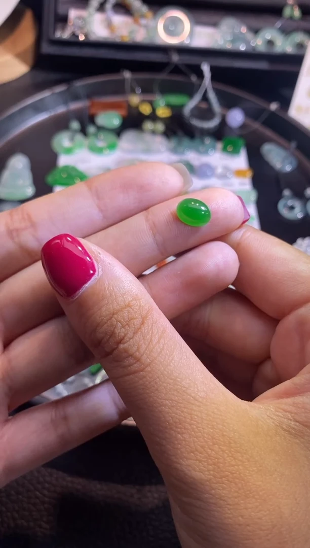 翡翠挂件未镶嵌蛋