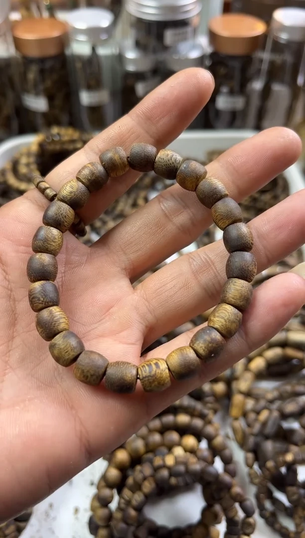 【闪购商品】沉香手串卡9 绿棋鼓珠单圈  多样性发其一