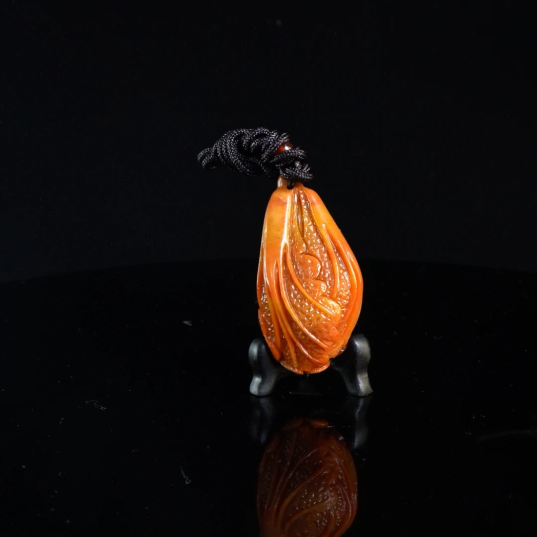 Lot.12.寿山石李红善伯百财挂件43.5克5.7x3.1x2.7cm