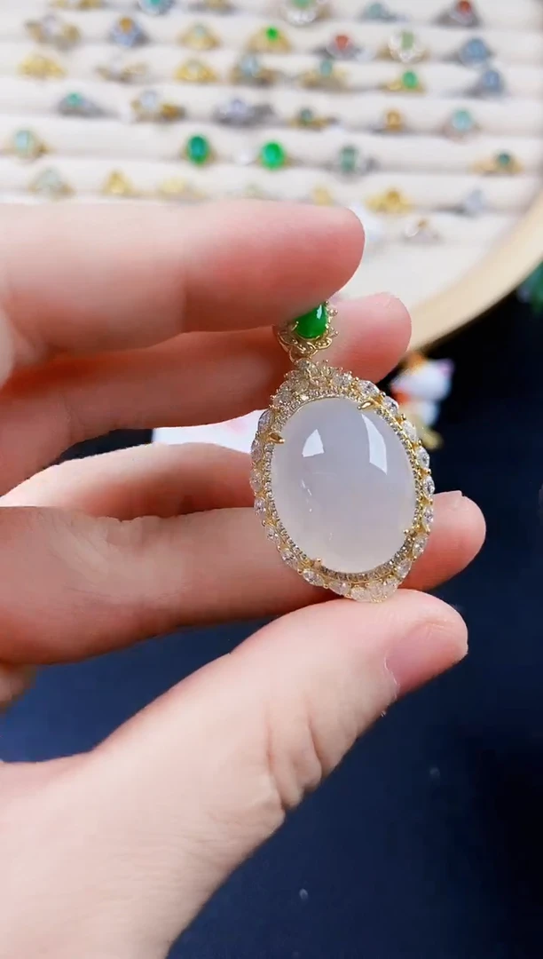 【闪购商品】翡翠颈饰银S925镶嵌24242424