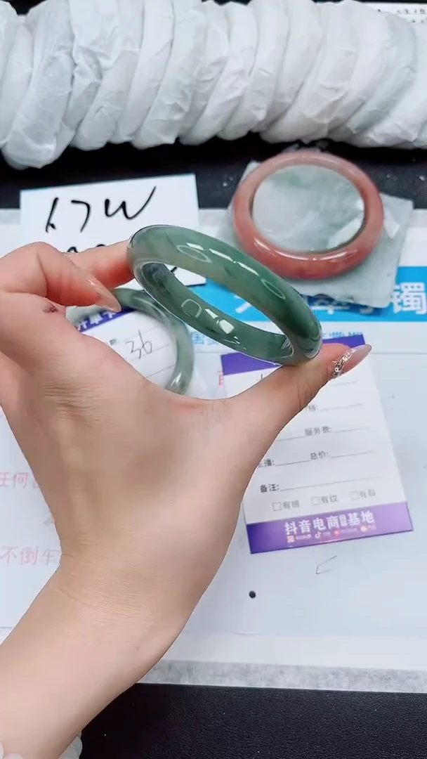 【闪购商品】石英质玉手镯未镶嵌A179-54/55