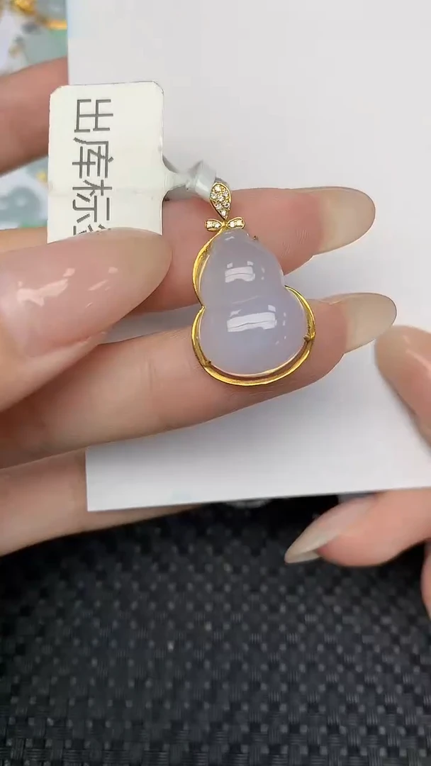 翡翠18K金镶嵌颈饰天然翡翠a货