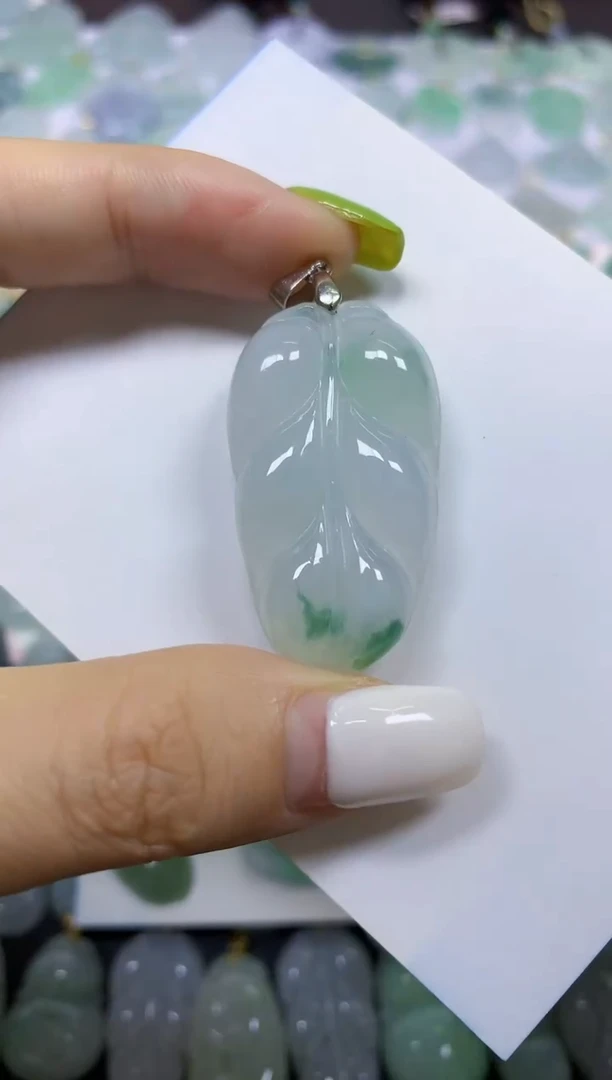 翡翠未镶嵌颈饰天然翡翠A货