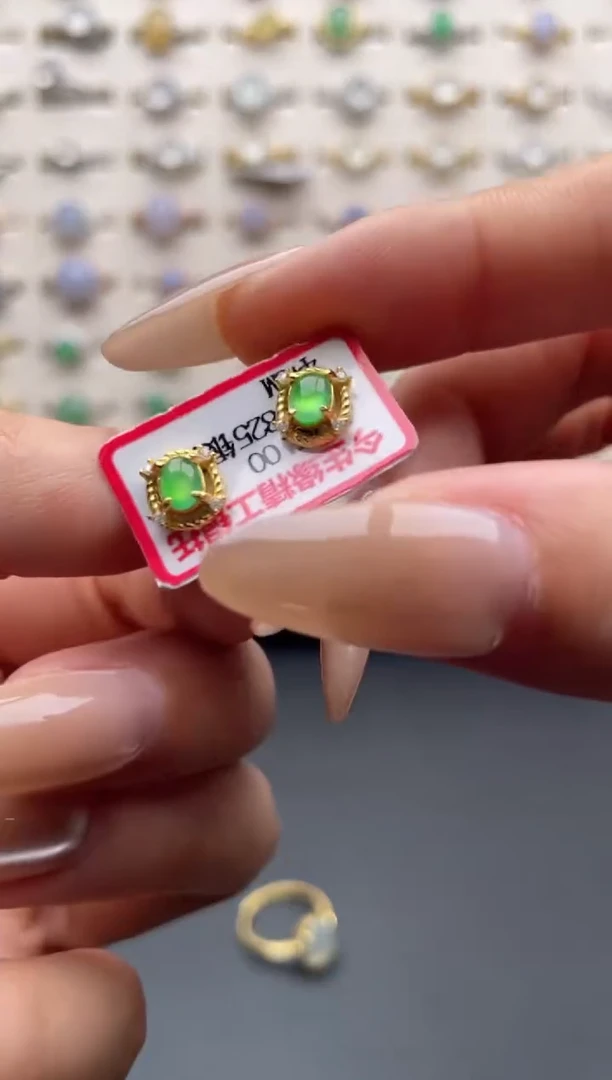 未镶嵌戒指翡翠一物一证一礼盒