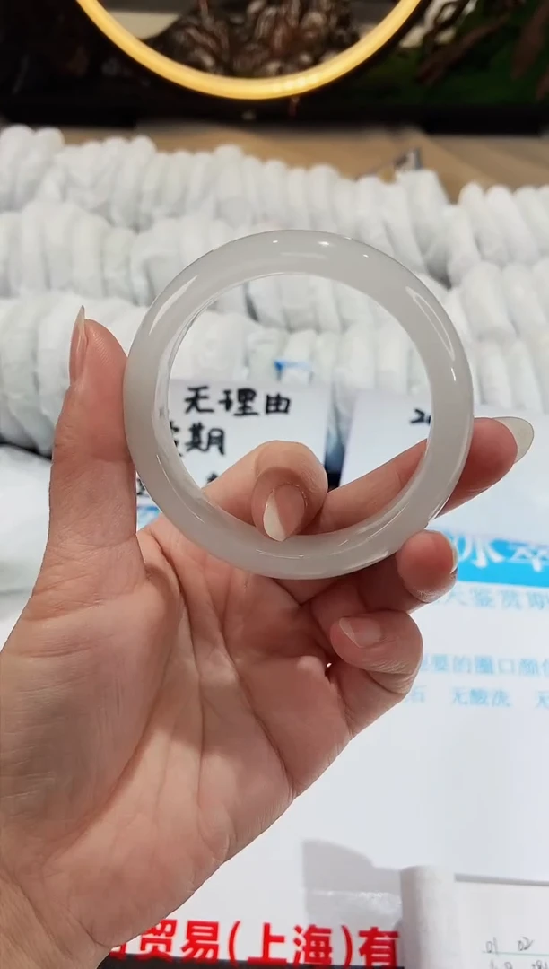 【闪购商品】石英质玉手镯未镶嵌82-53