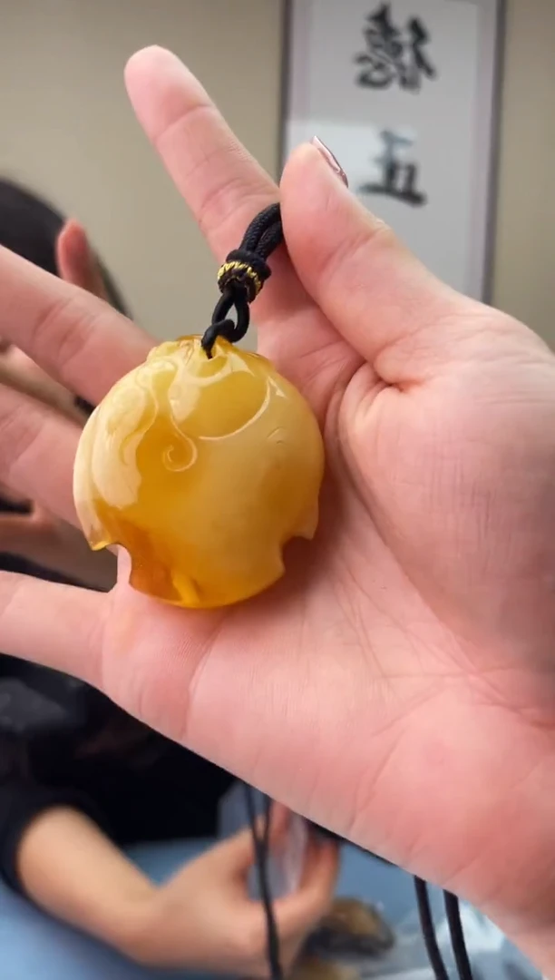 琥珀未镶嵌珠宝奇石T017微瑕假一罚十，多样性发一件