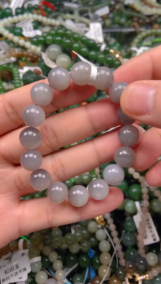 和田玉未镶嵌颈饰1