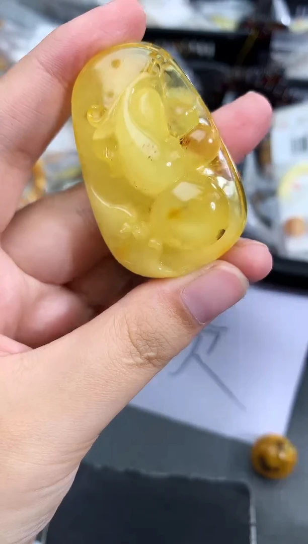 未镶嵌琥珀珠宝奇石236