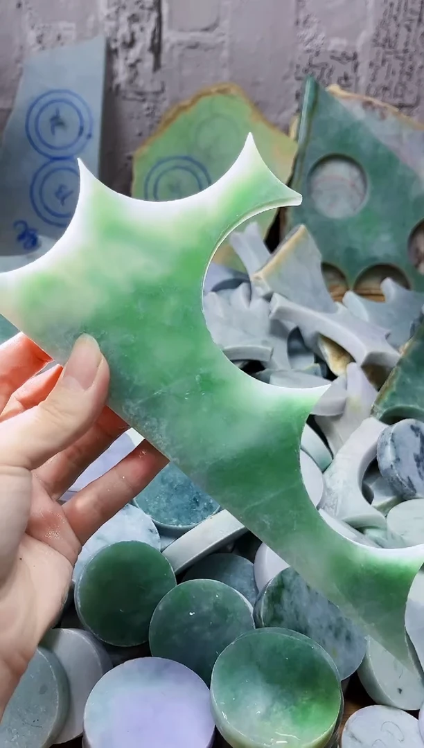 颈饰未镶嵌翡翠天然翡翠A货 南 601