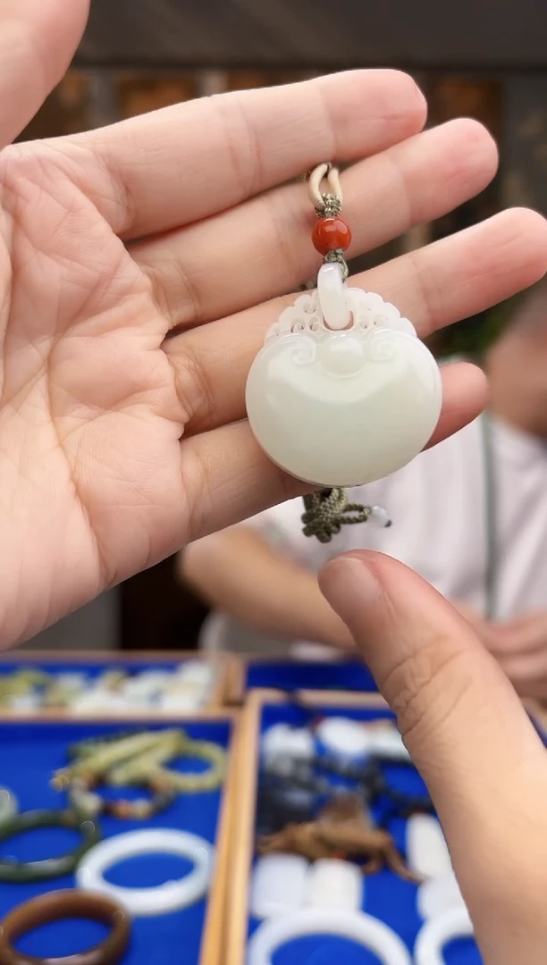 未镶嵌和田玉挂件拍一发一