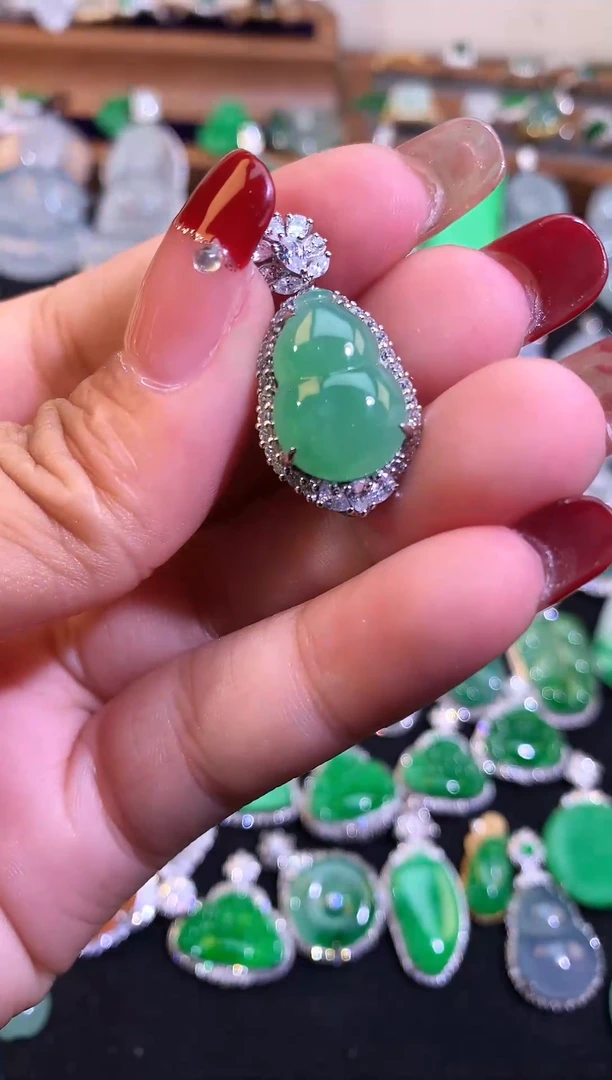 【闪购商品】翡翠颈饰银S925镶嵌缅甸天然A货翡翠