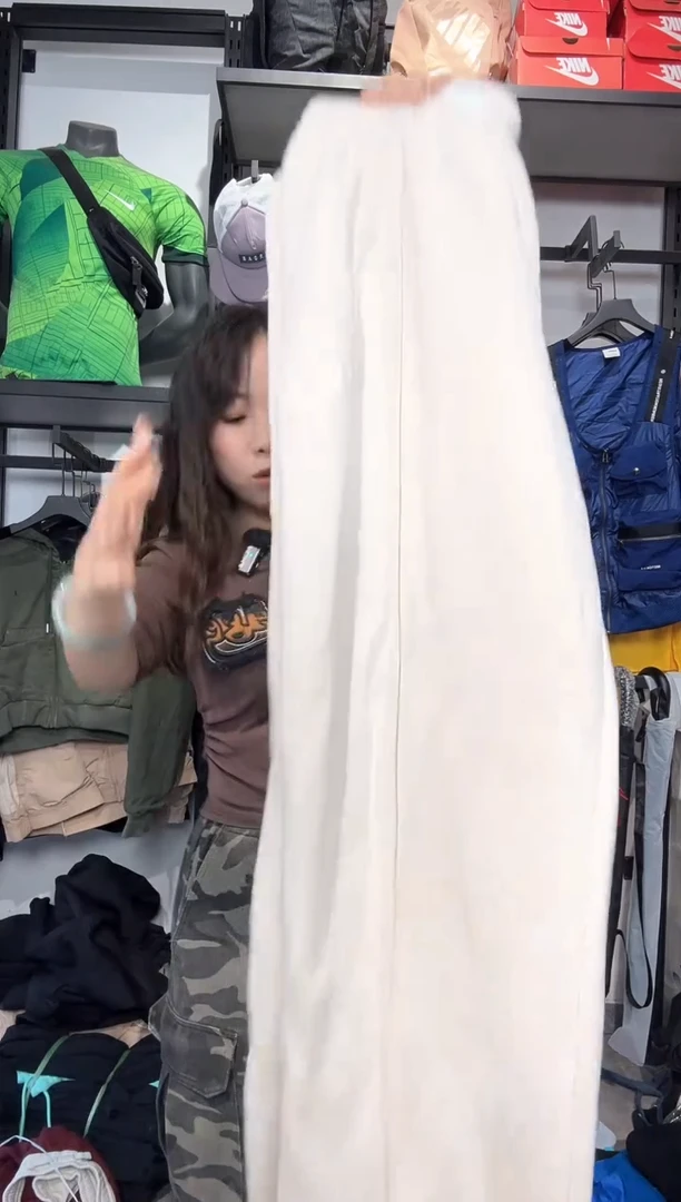 1802  编码 瑕疵款直播间过款为准 尺码