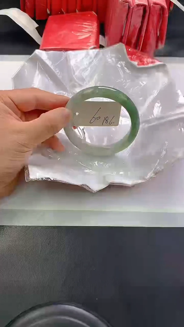 未镶嵌手镯翡翠186