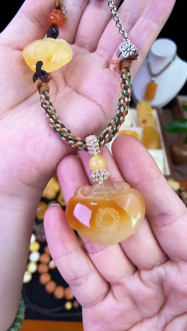 琥珀未镶嵌珠宝奇石柒月