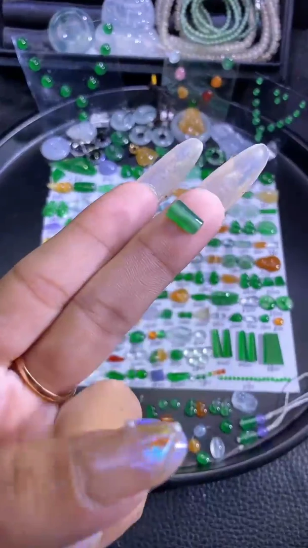 未镶嵌挂件翡翠珠子