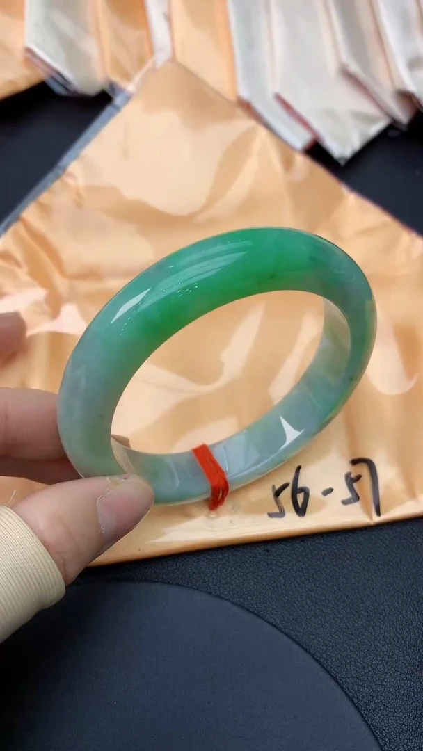 未镶嵌手镯翡翠0702001024