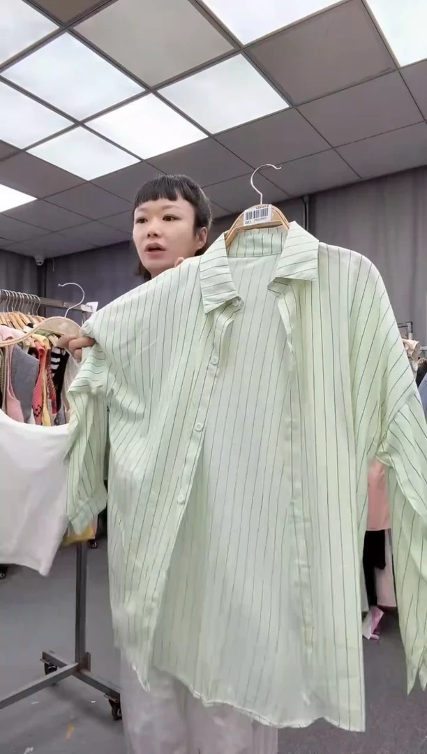 大哥家漂亮衣服漂亮颜色
