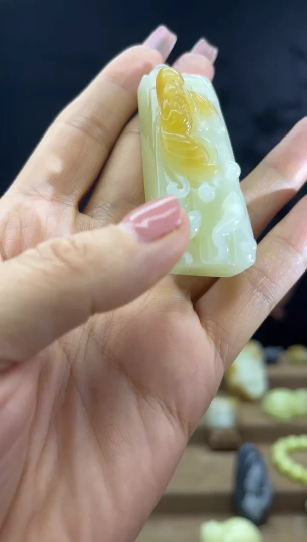 颈饰未镶嵌和田玉1