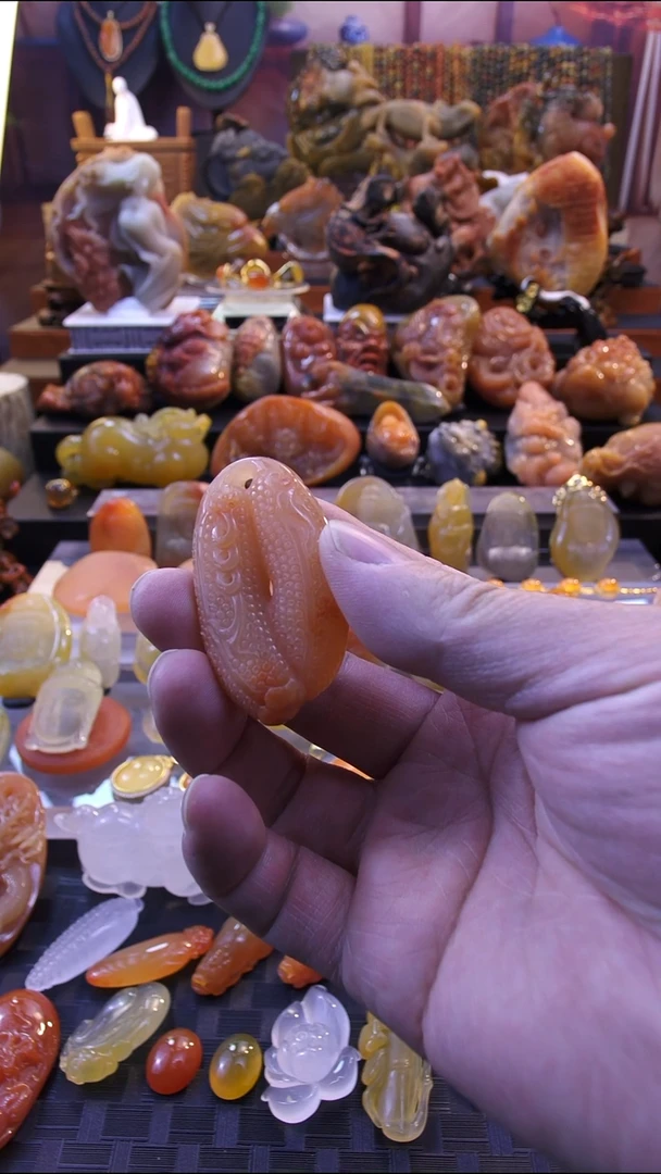 未镶嵌吊坠石英岩玉吊坠