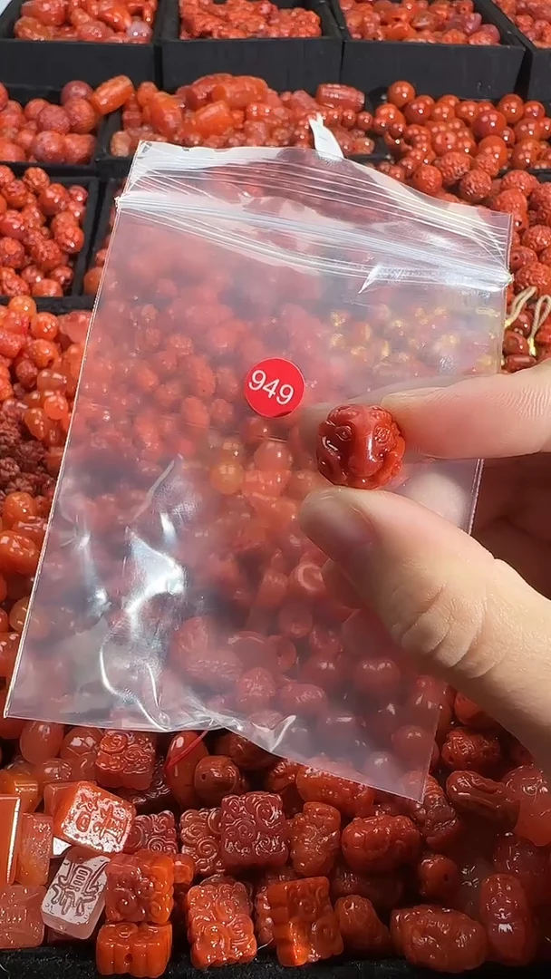 颈饰未镶嵌南红玛瑙1