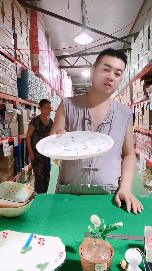 瓷片碗碟好物一件不留@@1