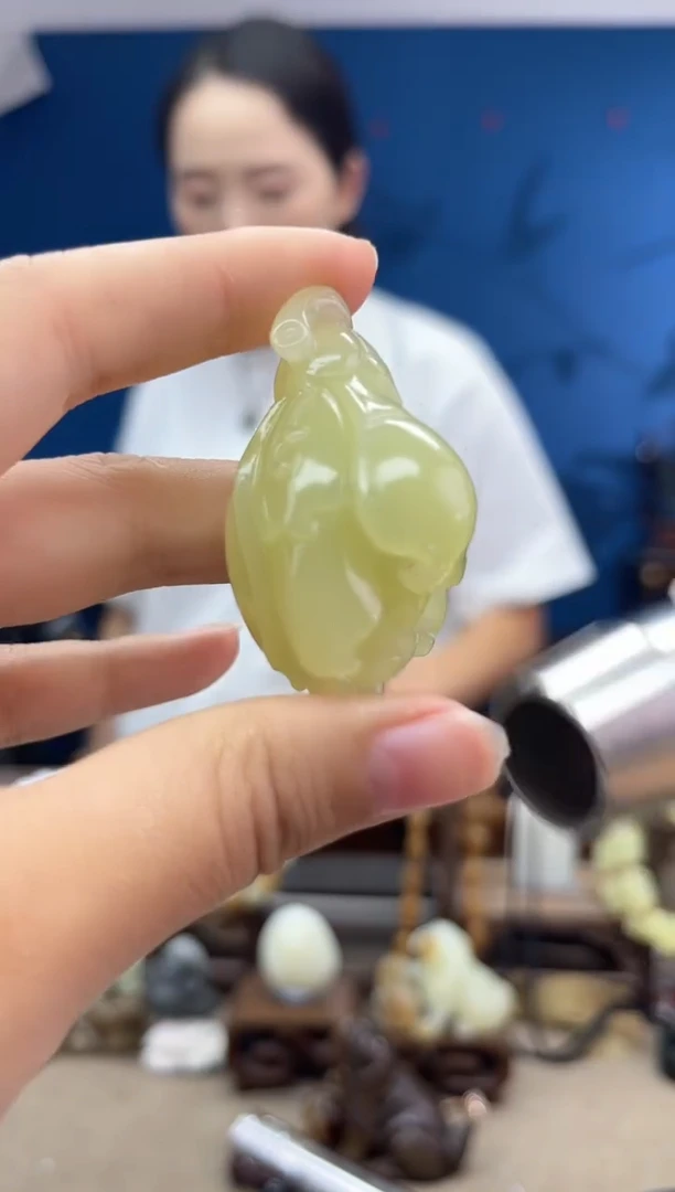 和田玉未镶嵌颈饰1