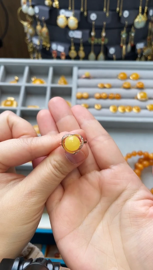 【闪购商品】蜜蜡颈饰银S925镀金镶嵌戒指