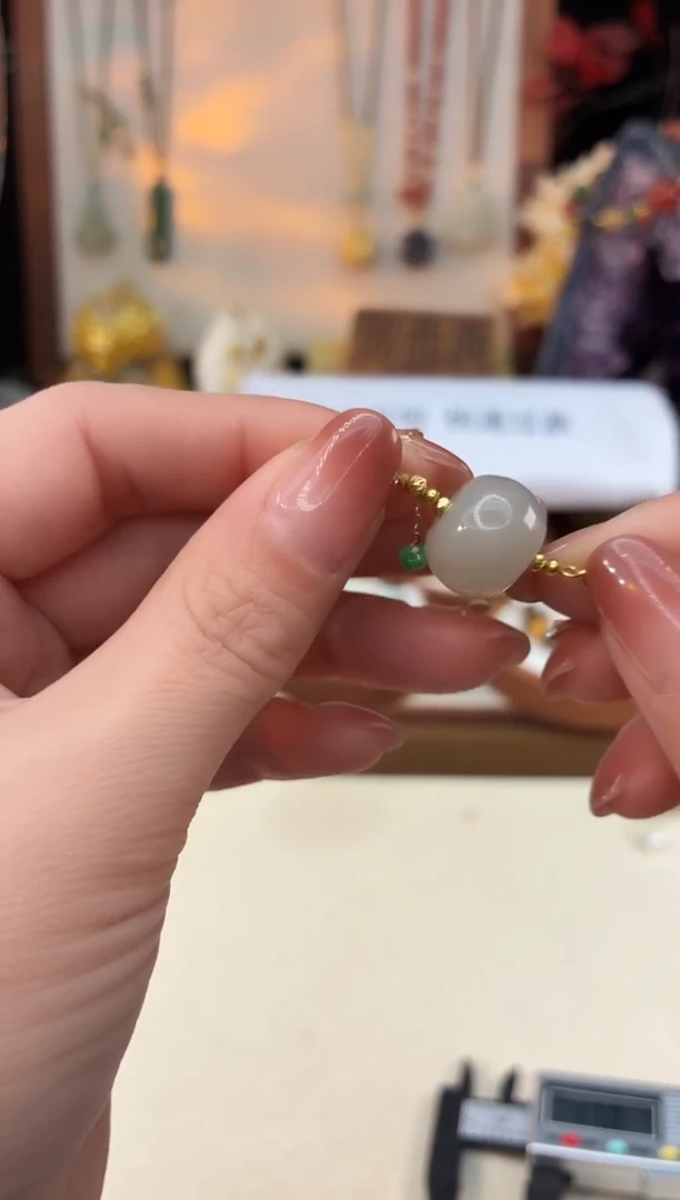 未镶嵌和田玉吊坠@@I921D019054