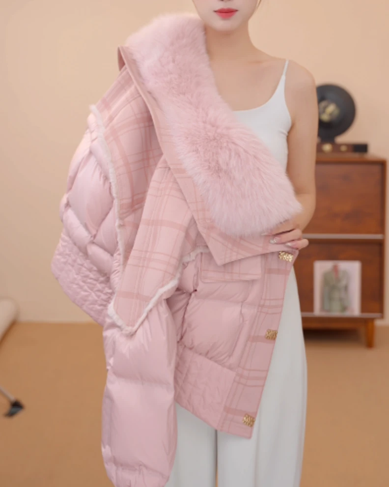 AQ-25新款粉色格子皮毛一体大毛领羽绒服